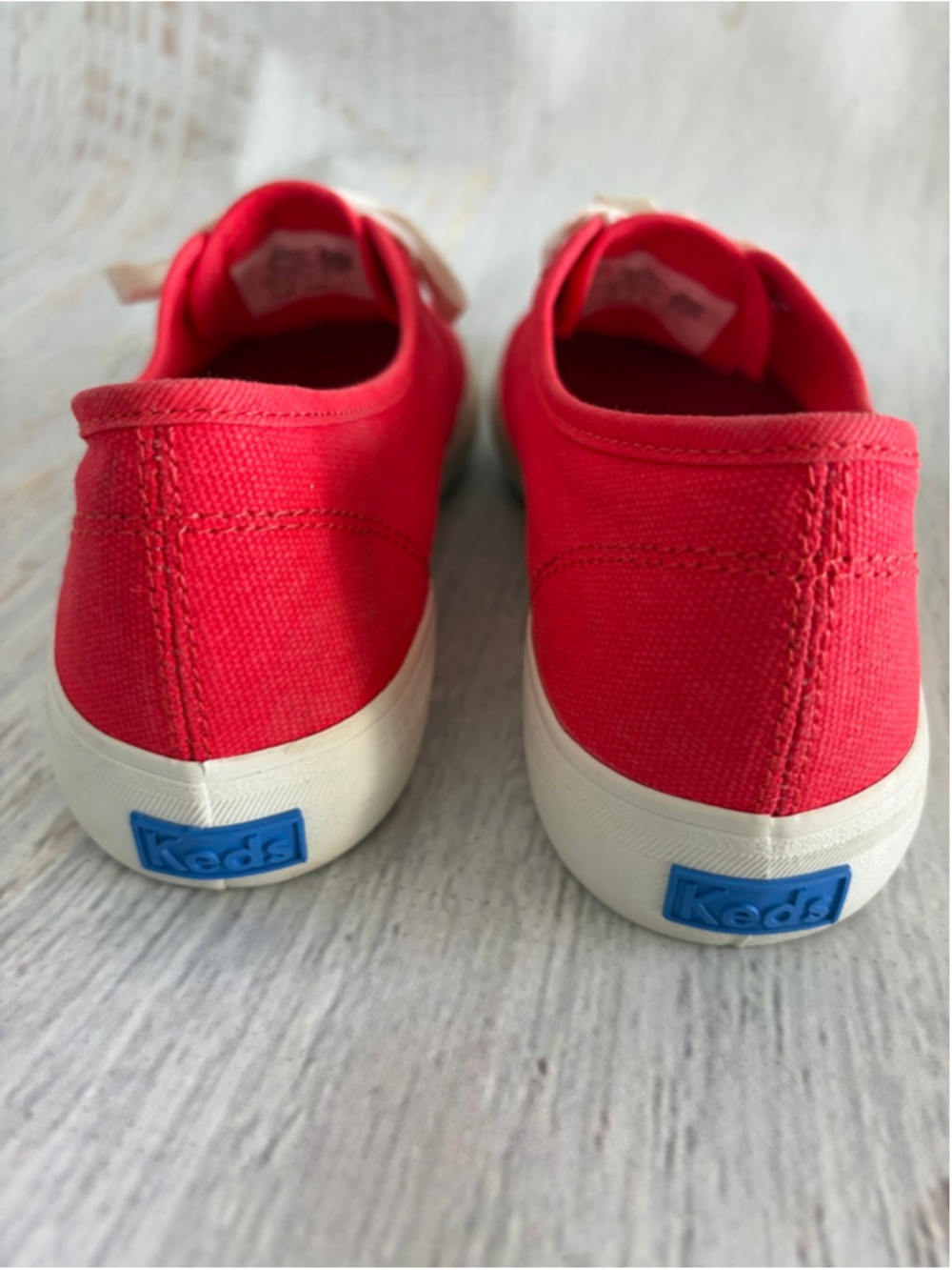 Women's Keds Coral Red Canvas Sneakers Size 6.5 with White Laces - Picture 7 of 9